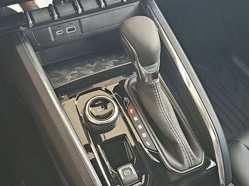 New 2026 GMC Canyon Elevation w/ Convenience Package image 14