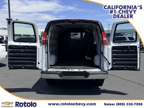 Used 2025 Chevrolet Express 2500 w/ Driver Convenience Package RWD image 13
