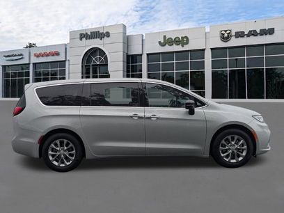 New 2026 Chrysler Pacifica Limited