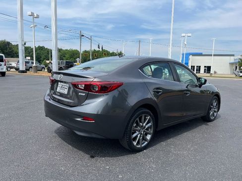 Used 2018 MAZDA MAZDA3 Grand Touring w/ Premium Equipment Package image 7
