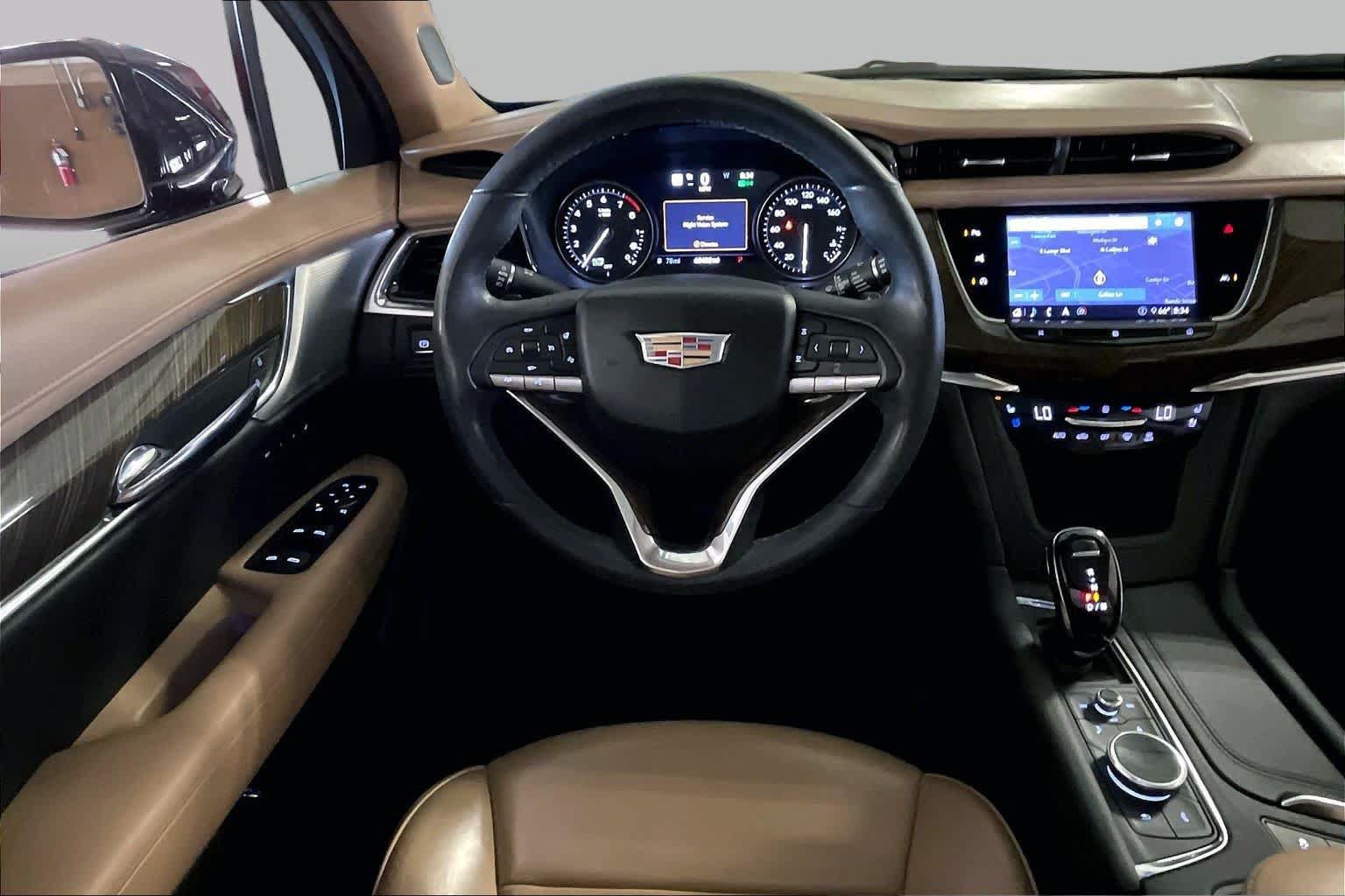 Used 2020 Cadillac XT6 Premium Luxury w/ Platinum Package FWD image 5