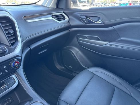 Used 2023 GMC Acadia SLT image 42