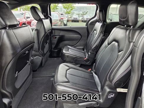 Used 2025 Chrysler Pacifica Select FWD image 10