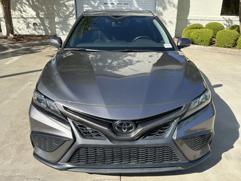 Used 2023 Toyota Camry SE w/ Convenience Package image 3