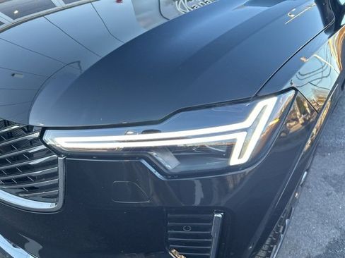 Used 2025 Volvo XC90 B6 Plus image 8