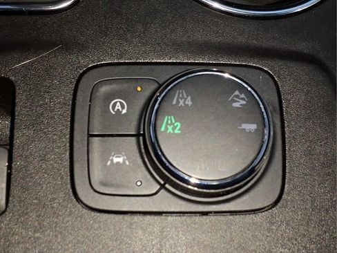 Used 2023 Chevrolet Traverse Premier w/ Redline Edition image 24