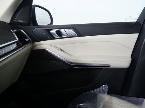 Used 2026 BMW X7 xDrive40i image 25