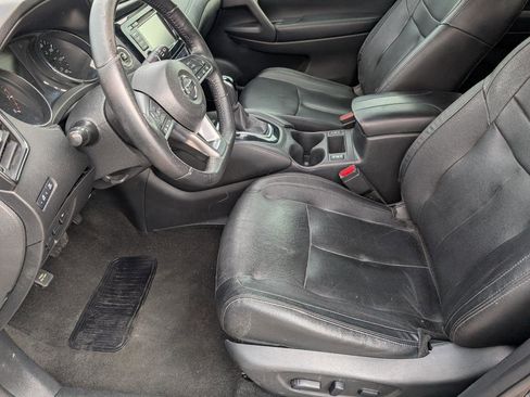 Used 2018 Nissan Rogue SL FWD image 8