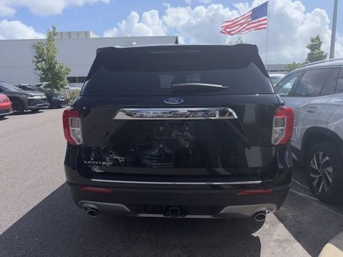Used 2023 Ford Explorer Limited w/ Equipment Group 301A RWD image 3