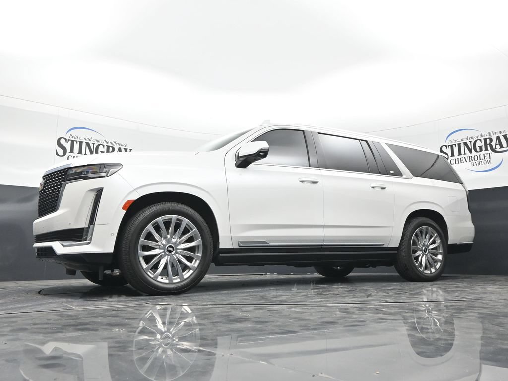 Used 2022 Cadillac Escalade ESV Premium Luxury w/ Performance Package AWD/4WD image 33