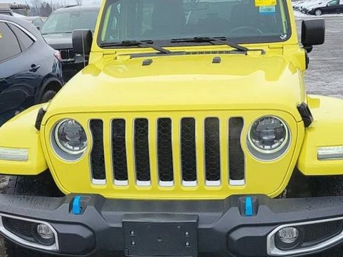 Used 2023 Jeep Wrangler Unlimited Sahara w/ Cold Weather Group image 9
