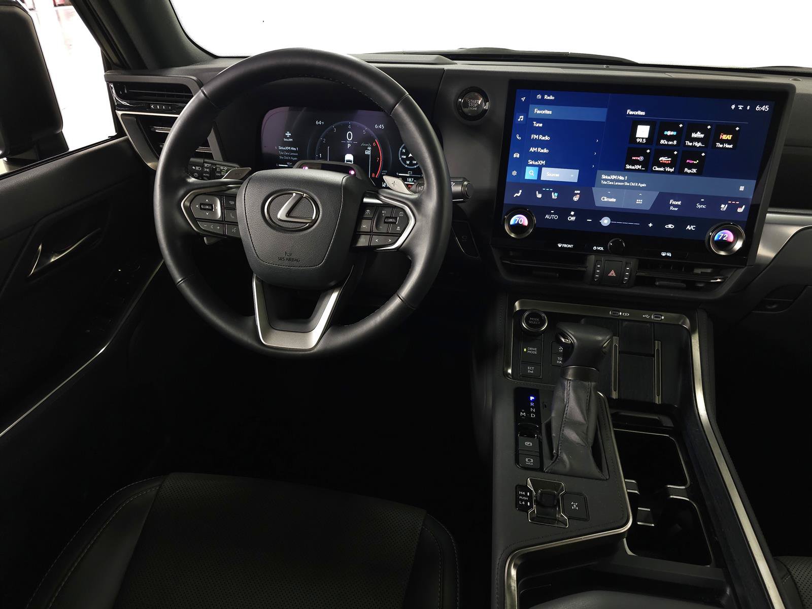 Used 2024 Lexus GX 550 w/ Accessory Package (Z1) AWD/4WD image 18