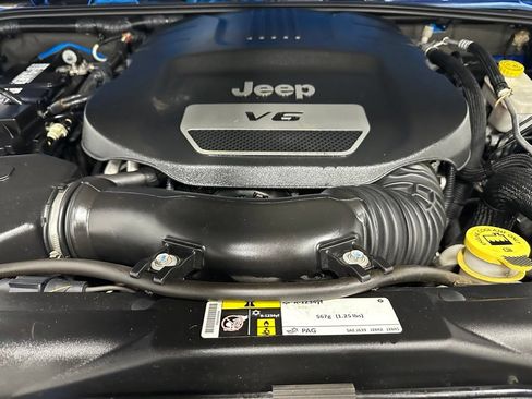 Used 2015 Jeep Wrangler Unlimited Sahara AWD/4WD image 62