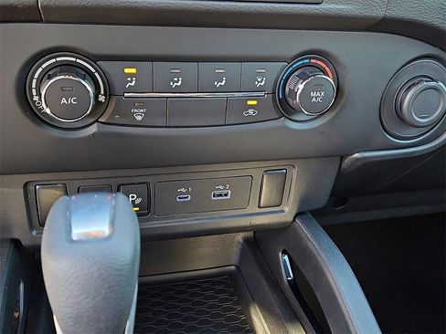 Used 2023 Nissan Frontier SV w/ Midnight Edition Package image 24