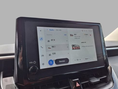 Used 2025 Toyota Corolla LE FWD image 7