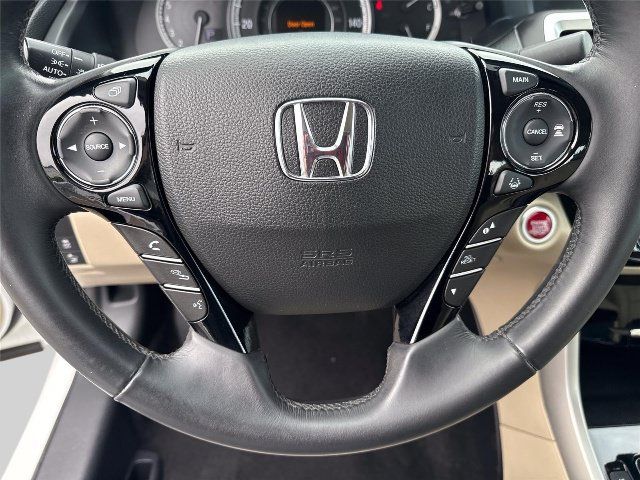 Used 2017 Honda Accord Touring image 13