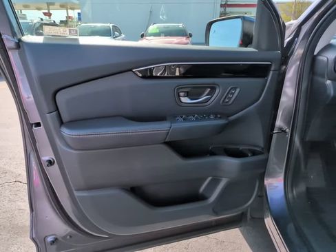 Used 2025 Honda Pilot EX-L image 20