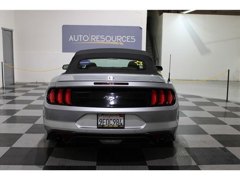 Used 2023 Ford Mustang Premium image 5