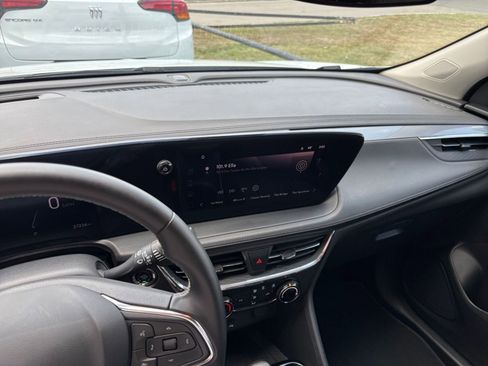 Used 2025 Buick Encore GX Preferred FWD image 17