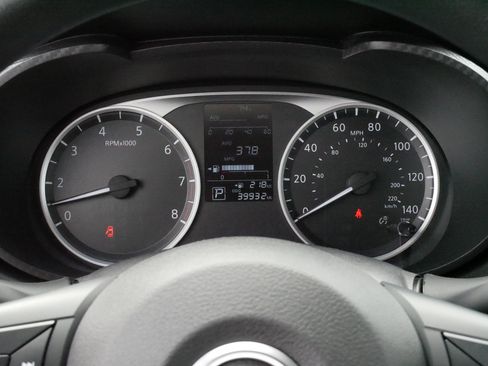 Used 2024 Nissan Versa S w/ Trunk Package FWD image 21