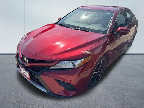 Used 2018 Toyota Camry XSE FWD image 5