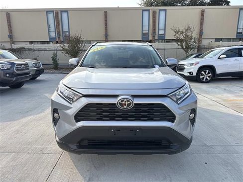 Used 2020 Toyota RAV4 XLE image 2