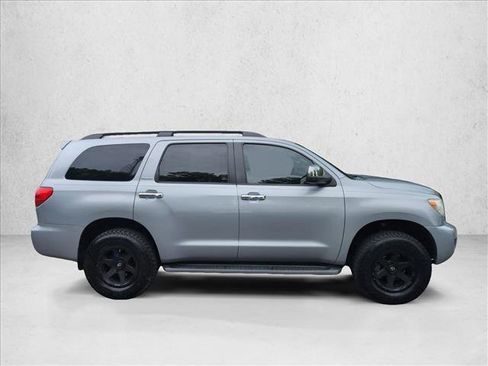 Used 2014 Toyota Sequoia Platinum AWD/4WD image 4