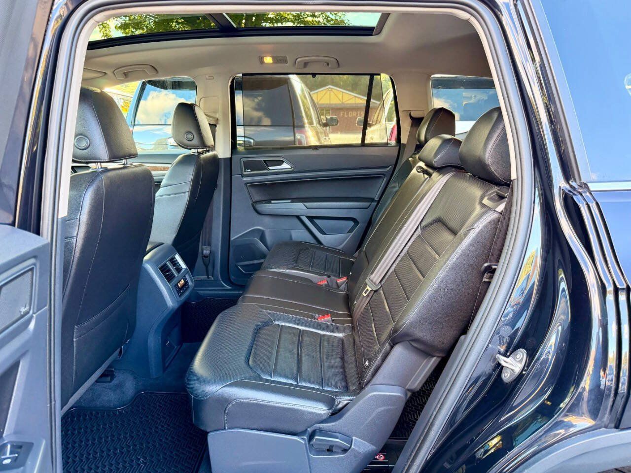 Used 2018 Volkswagen Atlas SEL Premium AWD/4WD image 18