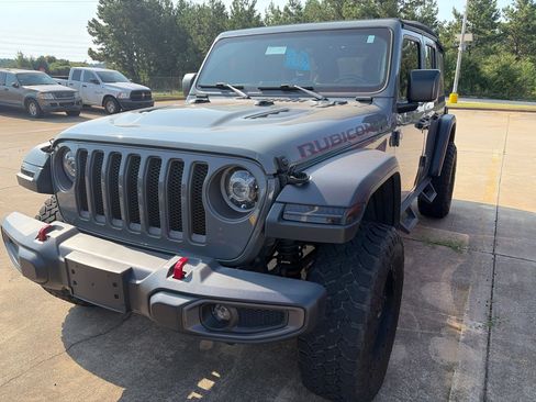 Used 2023 Jeep Wrangler Unlimited Rubicon w/ Cold Weather Group AWD/4WD image 33