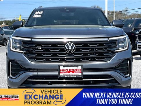 Used 2024 Volkswagen Atlas Cross Sport SEL R-Line image 2