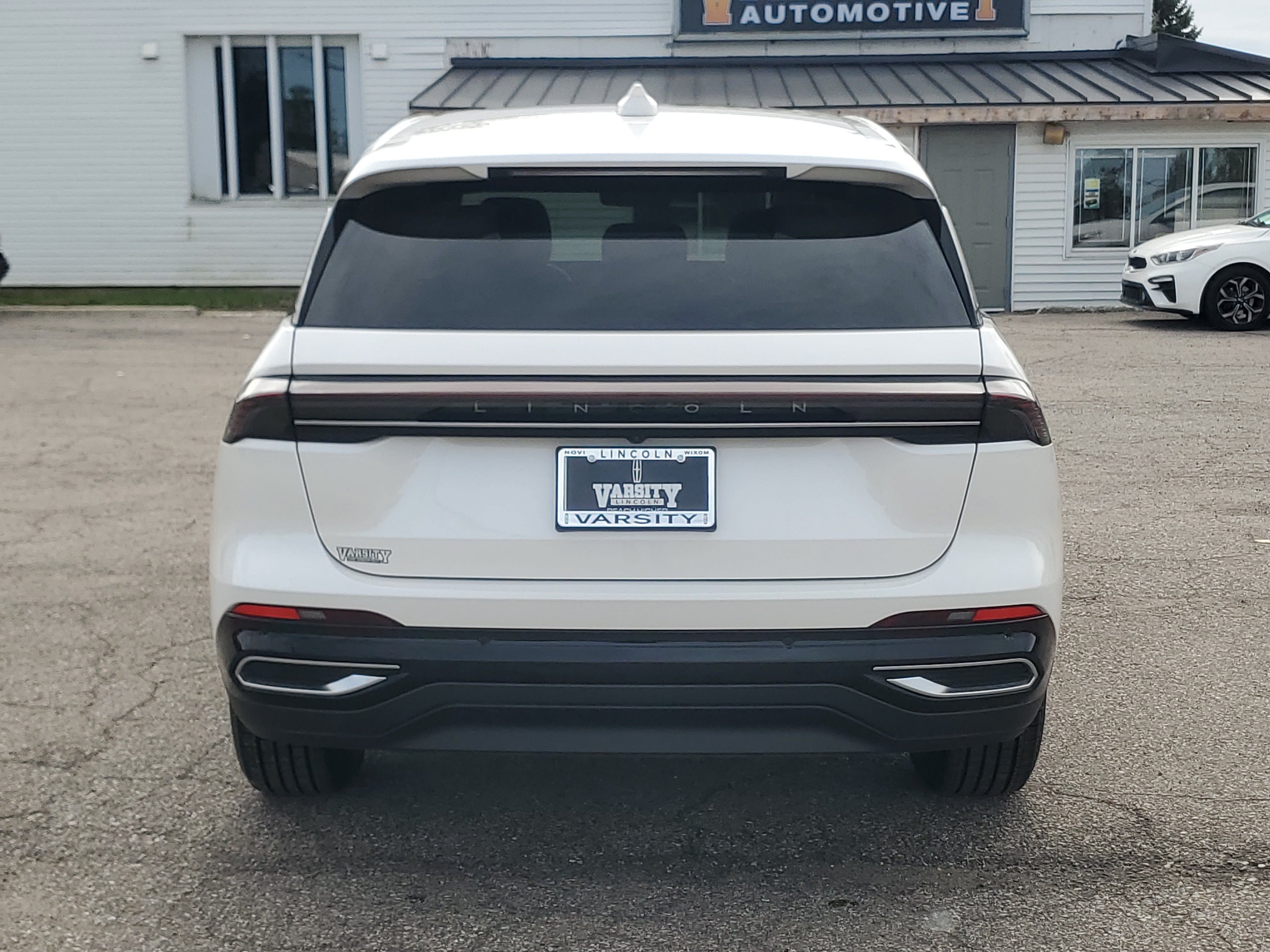 Used 2025 Lincoln Nautilus Premier w/ Equipment Group 102A AWD/4WD image 5