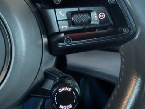 Used 2022 Porsche Taycan image 25