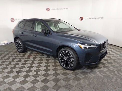 New 2026 Volvo XC60 B5 Ultra w/ Climate Package image 3