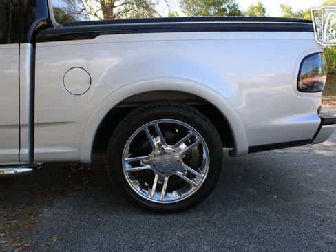 Used 2003 Ford F150 Harley-Davidson image 30