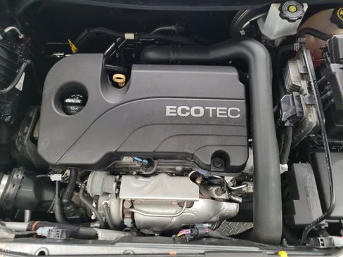 Used 2018 Chevrolet Equinox LT FWD image 30