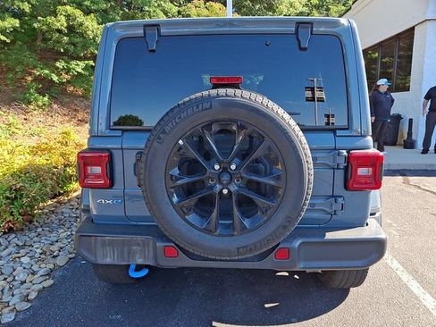 Used 2024 Jeep Wrangler Unlimited Sahara AWD/4WD image 8
