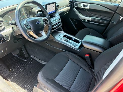 Used 2023 Ford Explorer XLT RWD image 11