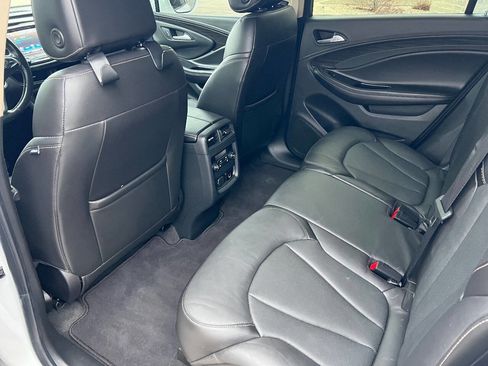 Used 2017 Buick Envision Essence image 16