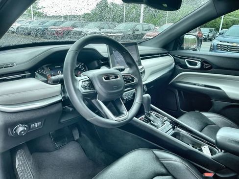 Used 2024 Jeep Compass Limited AWD/4WD image 10