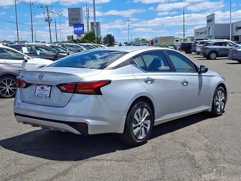 Used 2025 Nissan Altima 2.5 S FWD image 7
