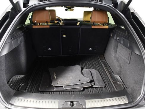 Used 2019 Land Rover Range Rover Velar R-Dynamic SE AWD/4WD image 14