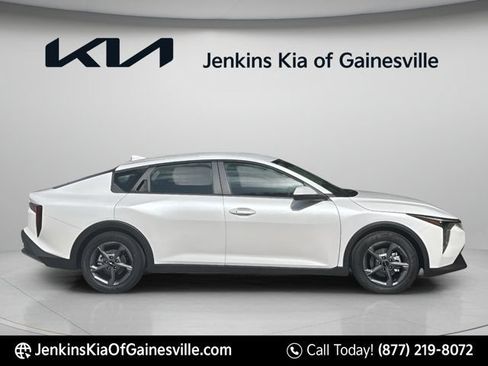 New 2026 Kia K4 FWD image 2