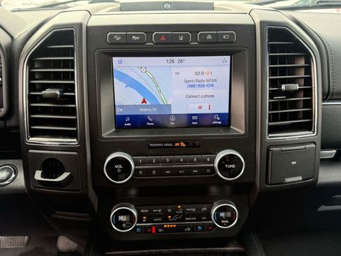 Used 2021 Ford Expedition Max Limited image 15