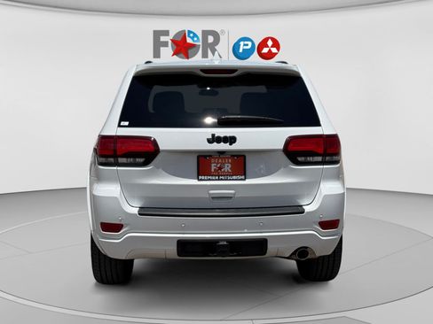 Used 2021 Jeep Grand Cherokee Laredo X RWD image 4