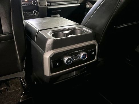Used 2021 Ford Expedition XLT image 31