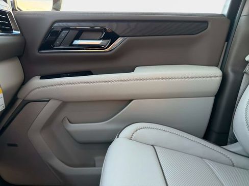 New 2026 GMC Yukon Denali w/ Advanced Technology Package AWD/4WD image 22