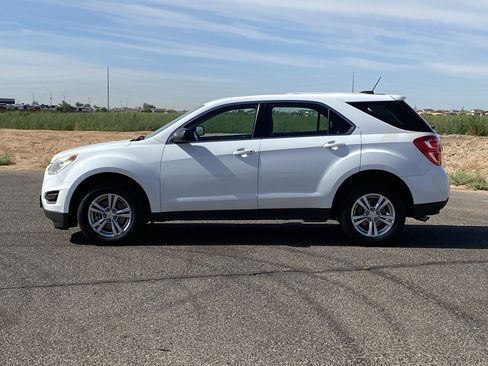 Used 2017 Chevrolet Equinox LS FWD image 6
