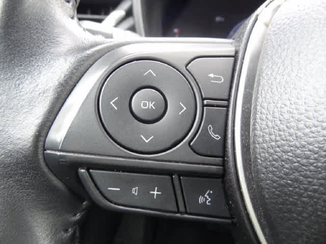 Certified 2025 Toyota Corolla Cross XLE FWD image 20