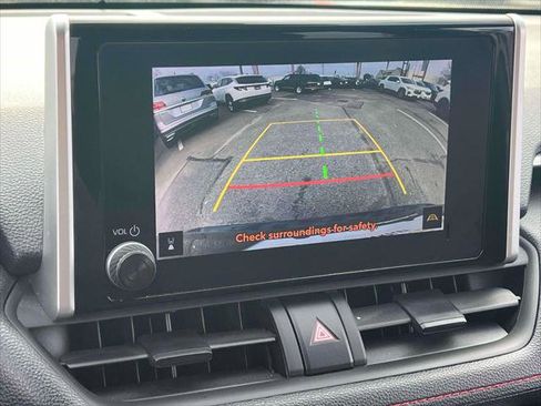 Used 2023 Toyota RAV4 SE image 29