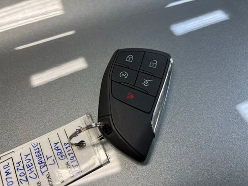 Used 2024 Chevrolet Traverse LT image 35